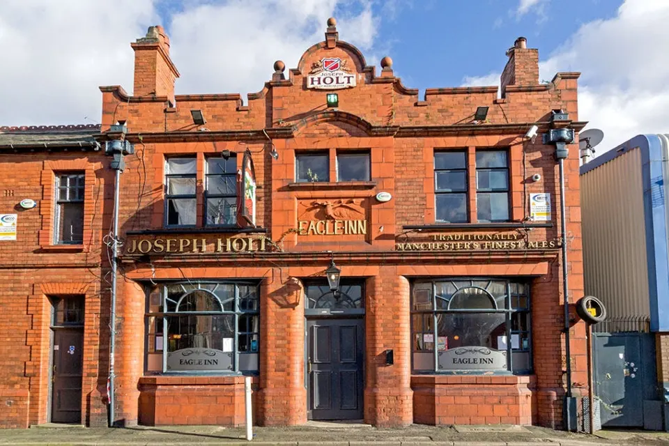 The Eagle Inn Salford exterior